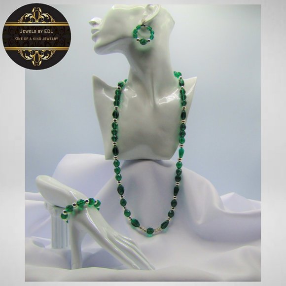 Green and Silver Colour Beaded Jewelry Set - Picture 1 of 4